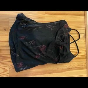 Lululemon tank top black floral sz 8